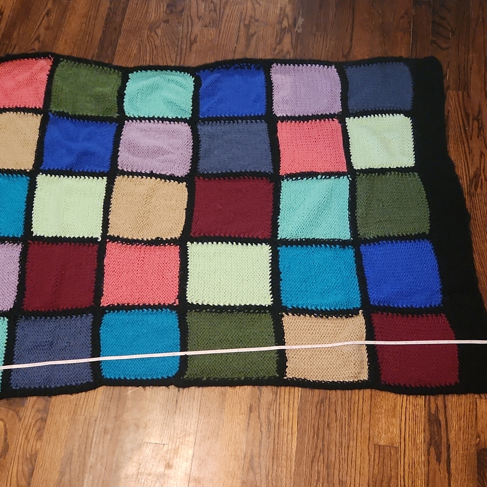 Knitted block color blanket - Picture 3 of 3